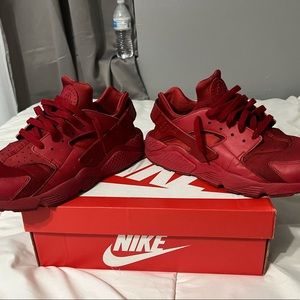 Triple Red hurraches